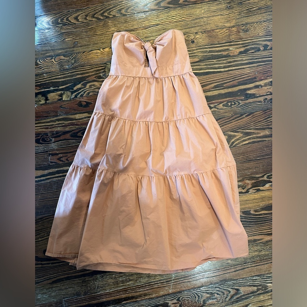 URBAN OUTFITTERS Strapless Tiered Dress in Peach